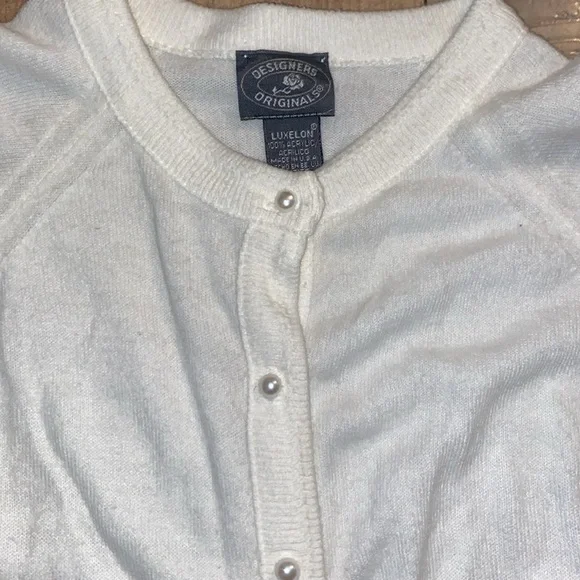Vintage Designers Originals Luxelon white Cardigan Sweater
Size medium petite - Picture 2 of 2